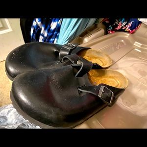 Black clog Birkenstock’s! Size 39 🖤